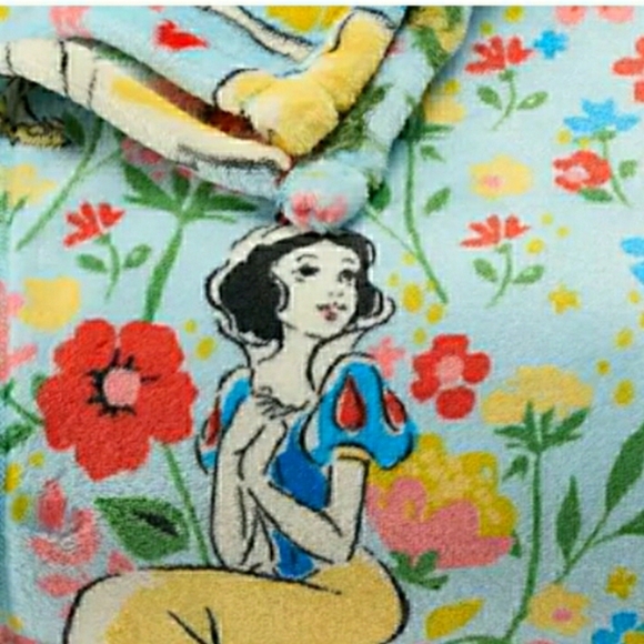 Snow White Plush Blanket Disney Princess Throw Lap Bed Movie 72" X 60" ❤ NWT - Picture 4 of 6